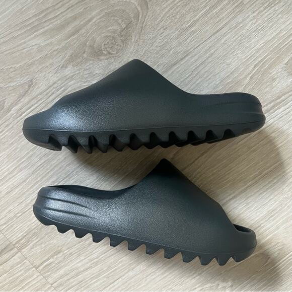 Adidas Yeezy slipper slides dark onyx size 6 - Picture 5 of 12